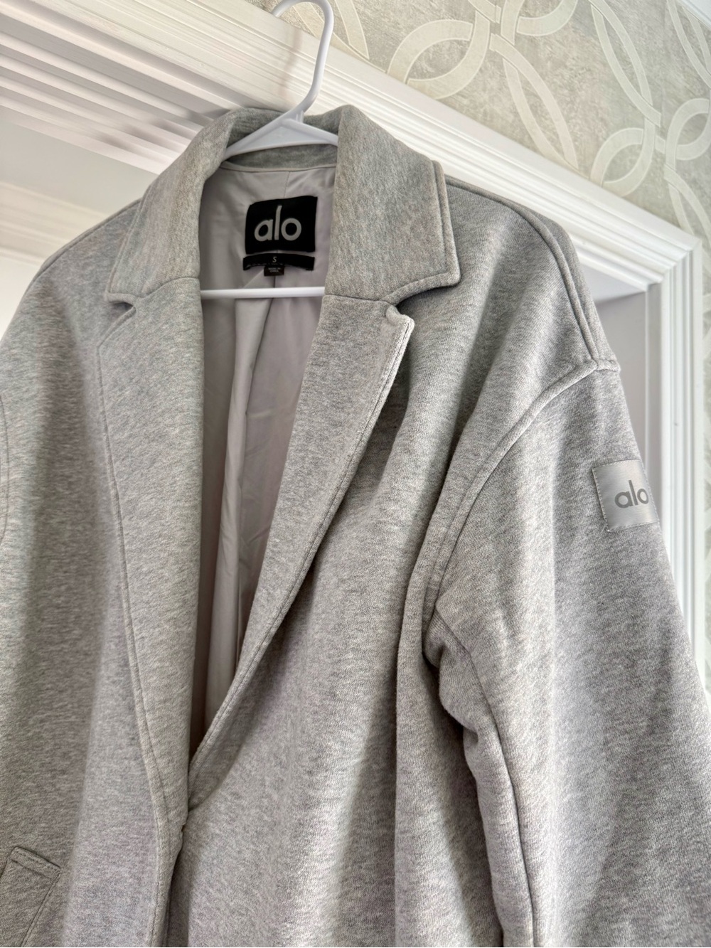 ALO Yoga Light Gray Tailored Trench Coat - Picture 2 of 8